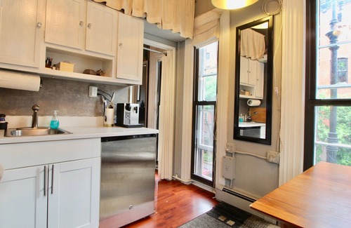 Greenwich Village Apartment | Charming Jewel Box in the Heart of the West Village Steps from Subway & river