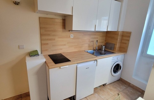 Saint-Louis Apartment | Charming studio, bright and quiet, fully equipped. 2 min. metro Saint-Mandé line 1.