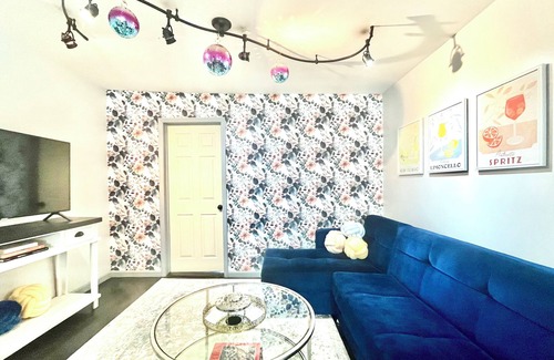 Chelsea Apartment | Chelsea Disco House - 1 Bedroom - Sleeps 5