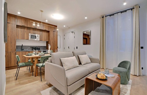 Quartier de Rochechouart Apartment | Chic and Spacious Apartment in the Heart of Paris