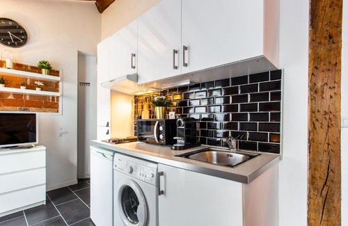 9th Arrondissement Apartment | CMG Pigalle/ Martyrs G