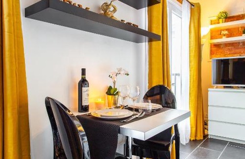 9th Arrondissement Apartment | CMG Pigalle/ Martyrs G