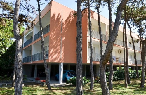 Bibione Apartment | Colourful and practical flat in Bibione