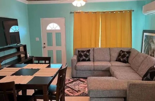 Rokers Point House | Complete Villa Upstairs, 2 Bedroom.