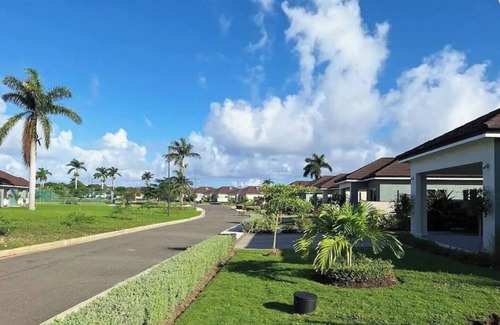 Mammee Bay Villa | Cool Water Ocean Breeze in Serene Secure Community w/Multiple Ensuite Bathrooms