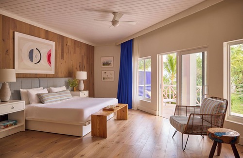 Dunmore Town Hotel | Coral Sands Inn & Cottages