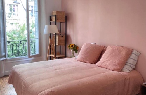 Quartier de Rochechouart Apartment | Cosy apartment Montmartre Abbesses