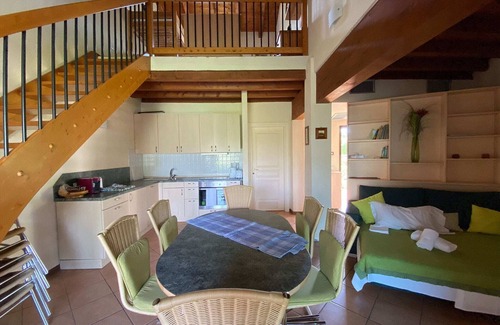 San Benedetto di Lugana Apartment | Cozy Garden Flat by Lake