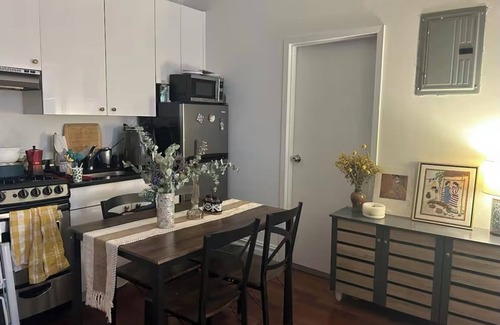Sutton Place Apartment | Cozy Midtown Manhattan apartment with massive private patio space