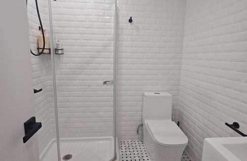East Harlem Apartment | Cozy newly renovated 2BR/2BA Upper East Side Getaway