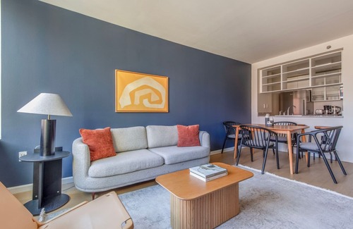 Chelsea Apartment | Deluxe Chelsea 1BR w/Doorman & Gym, nr Attractions, by Blueground