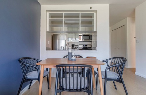 Chelsea Apartment | Deluxe Chelsea 1BR w/Doorman & Gym, nr Attractions, by Blueground