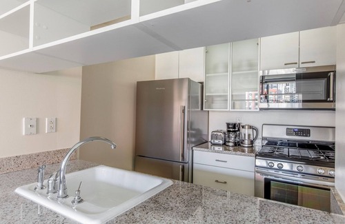 Chelsea Apartment | Deluxe Chelsea 1BR w/Doorman & Gym, nr Attractions, by Blueground