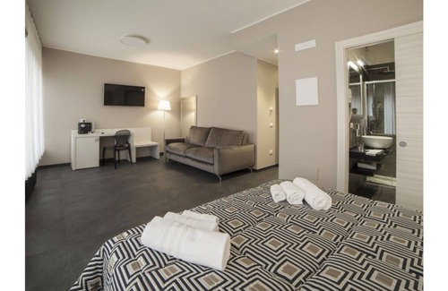 Verona City Centre Apartment | DELUXE ROOM - LIVING ARENA