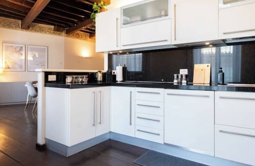 Citta Antica Apartment | Elegance & Design, 2 Double Bedrooms, Balcony