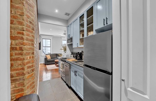 Gramercy Apartment | Elegant 3BR-2BA in Gramercy -Modern & Central