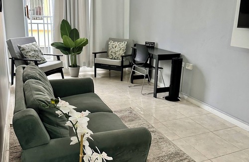 Eden Gardens Apartment | Entire 1 Bedroom Apartment in the City - Free Parking & Wi-Fi Service