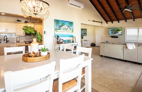George Town House | EXQUISITE BEACHFRONT HOME
