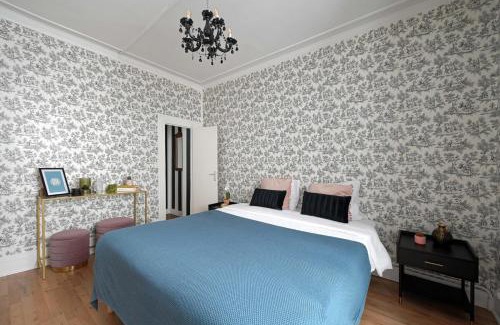 Quartier de Rochechouart Apartment | Fabulous two floor apartment in 9th