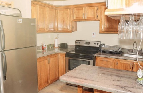 Beverly Hills Condo | Family Friendly Townhouse with Mountain View