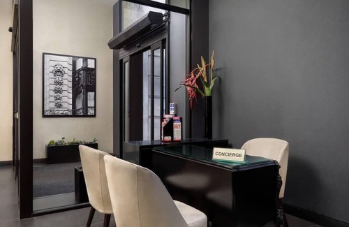Koreatown House | Feel the Energy of the City Right Outside Your Door! 3 Pet-friendly Units