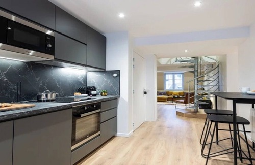Bercy Apartment | Four bedroom duplex on rue du Faubourg St-Antoine, Bastille, Perfect for groups!