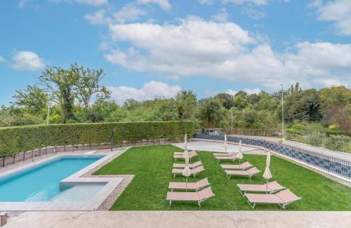 Castelnuovo del Garda Apartment | -Free Pool and Parking- Garda House Apartments