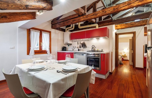 San Polo Apartment | Glass House - Loft 2 min. to Rialto Bridge & View