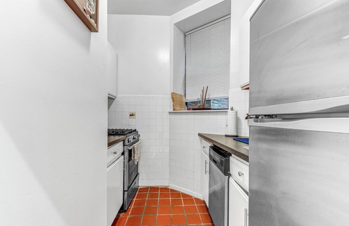 Greenwich Village Apartment | Hell's Kitchen Cozy 2BR Retreat