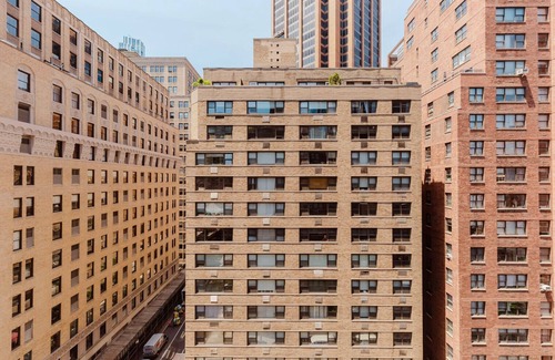Midtown South Apartment | Hip Kips Bay Studio w/Gym & W/D, close to Park Ave, by Blueground