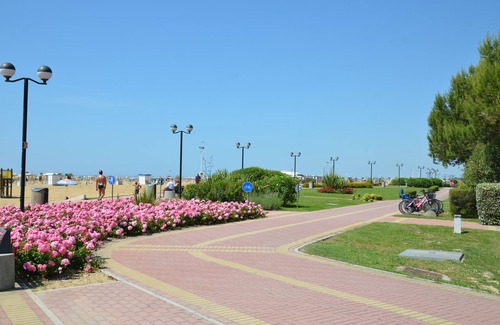 Bibione Pineda House | Holiday home mit Klimaanlage und Balkon