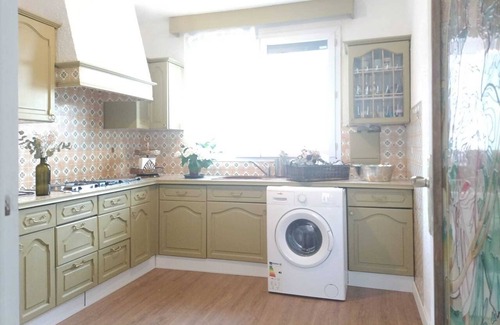 Villeneuve-le-Roi Apartment | Homerez - Beautiful appartement for 8 ppl. with terrace at Villeneuve-le-Roi