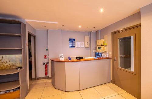 Hopital Saint-Louis Hotel | Hotel Aix Europe
