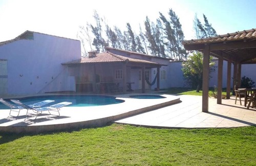 Tamoios House | House in front of the beach - Unamar / Cabo Frio