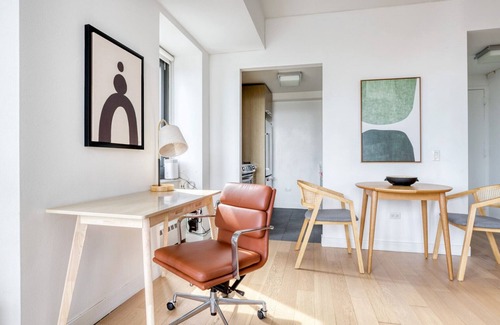 Tribeca Apartment | Ideal Tribeca Studio w/Gym, W/D, Doorman, Pool, View by Blueground