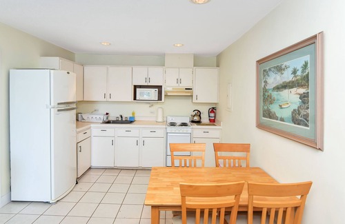 George Town Cottage | Ixora East - Beach access with great snorkeling spot