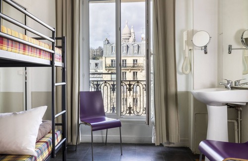 Quartier de Rochechouart Hostel | Le Régent Montmartre by Hiphophostels