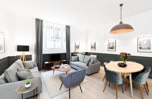 Porte-Saint-Martin Apartment | LivinParis - Luxury 3 Bedrooms République I