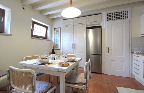 Colognola ai Colli Apartment | Lovely apartment for 5 guests with pool, WIFI, A/C and TV, close to Verona