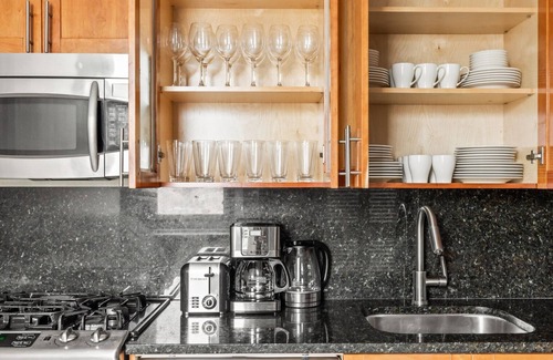 Kips Bay Apartment | Lovely Murray Hill 2BR w/W/D & Doorman, near Hospital, by Blueground