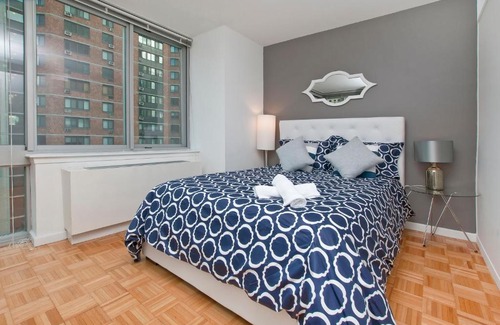 Lincoln Square Apartment | Luxurious Two Bedroom Apartment in Doorman Building - Lincoln Center