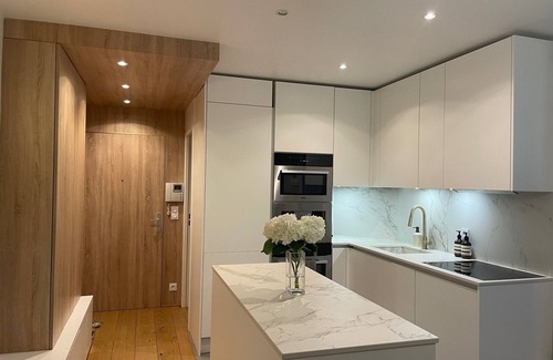 Quartier Sainte-Avoye Apartment | LUXURY 3 BEDROOM & 3 BATHROOM APARTMENT WITH TERRACE NEAR THE LOUVRE
