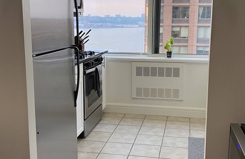 Lincoln Square Apartment | Luxury 3Bed/3Bath UWS Manhattan with Hudson River Views From Every Room!