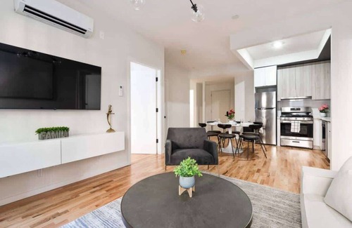 Upper East Side House | Luxury 3BR Duplex w Private Patio in Upper East