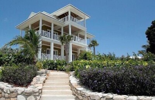 George Town House | Luxury Home in Feb. Pt. with dip pool, spectacular ocean views, steps to beach