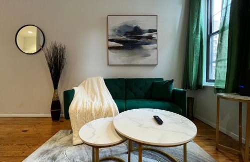Lincoln Square Apartment | Manhattan Gem