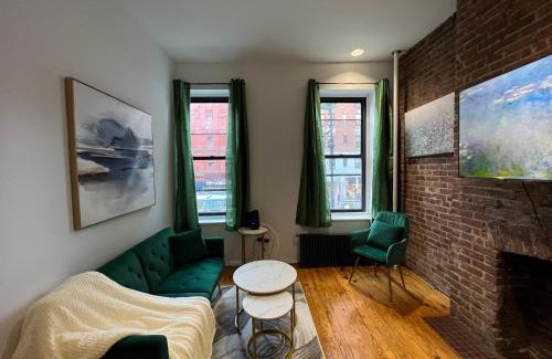 Lincoln Square Apartment | Manhattan Gem