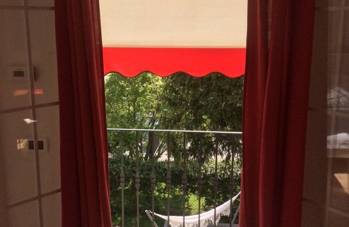 Olmo di Mira House | Mariposa's Home. House with garden, excellent for those looking for a relaxing stay.