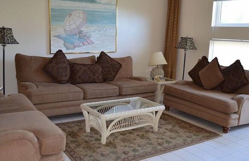 Paradise Island Villa | Miramar Villa
