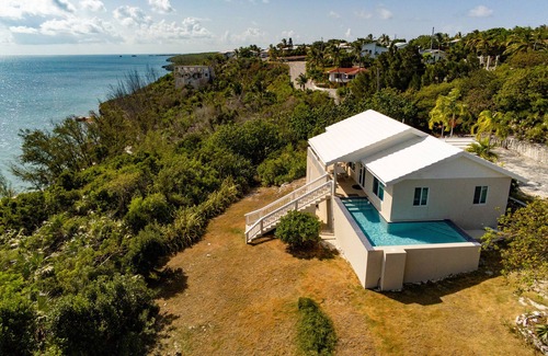 Governor's Harbour House | Modern Caribbean-Front Home w Large pool in TOP Location-Snorkel-Cave-SUP-Kayak!